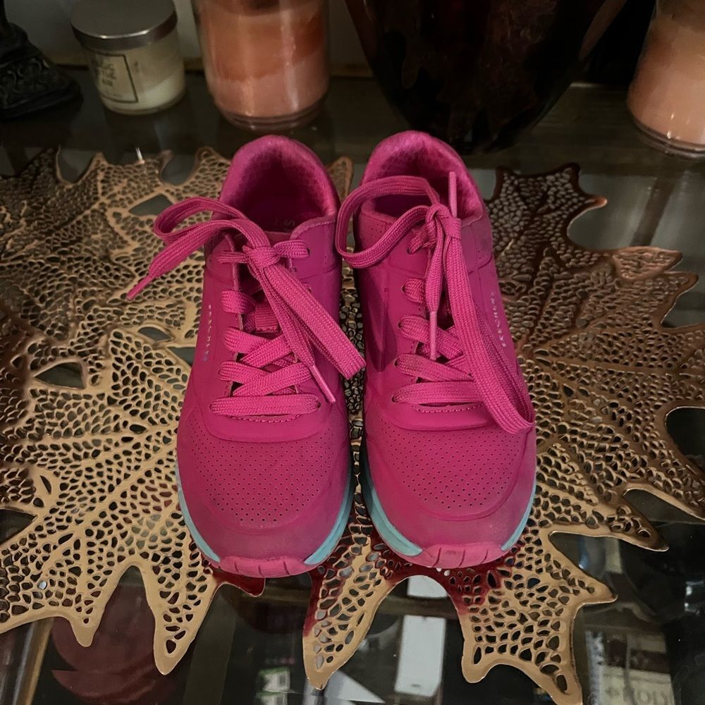 Girls Sketchers size 1 - Picture 2 of 4